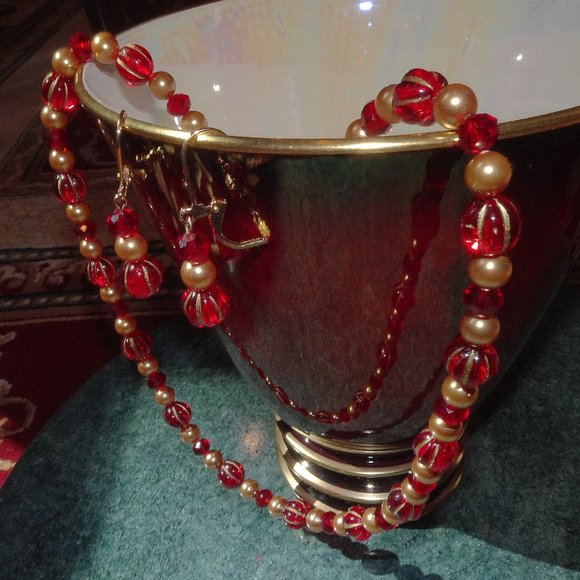 Handcrafted artisanal gold-washed scarlet red melon bead necklace & earring set - Picture 6 of 6